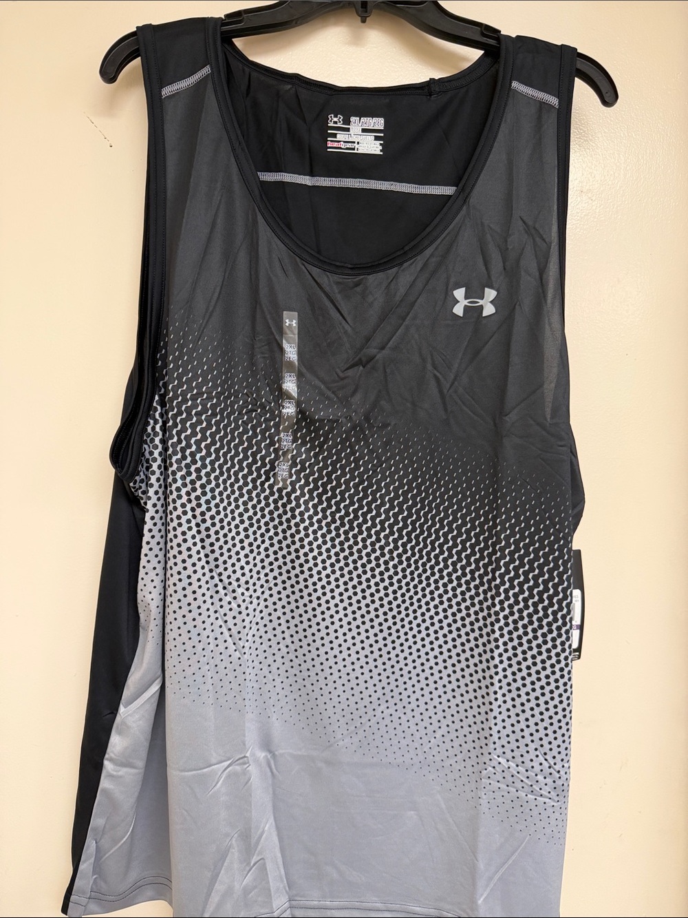 Under Armour Men’s Black & Gray Gradient Performance Tank Top
